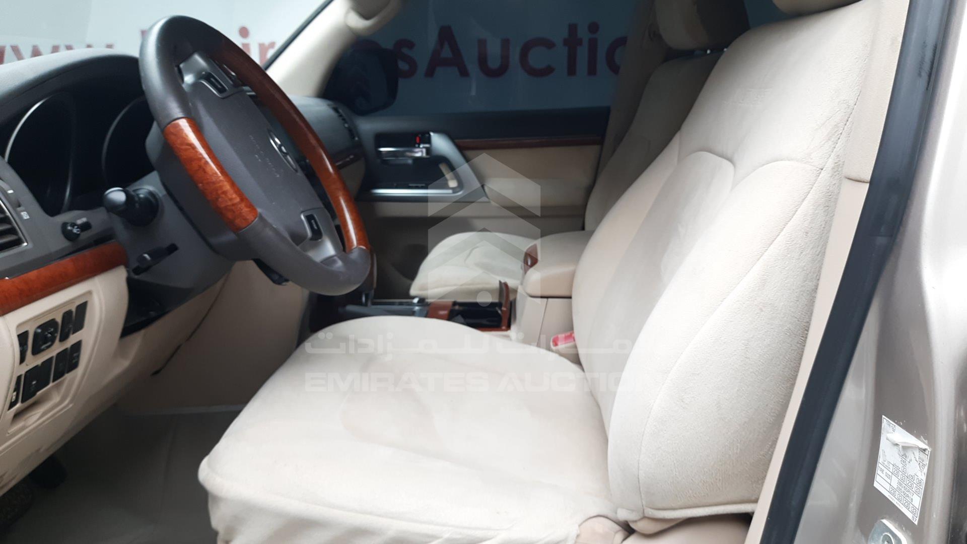 2015 TOYOTA LAND CRUISER VIN: JTMHY05J5F4032408
