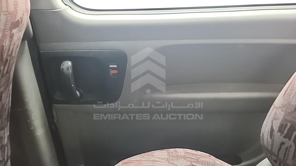 KMJWA37R1CU374704 - 2012 HYUNDAI H1 - #526410