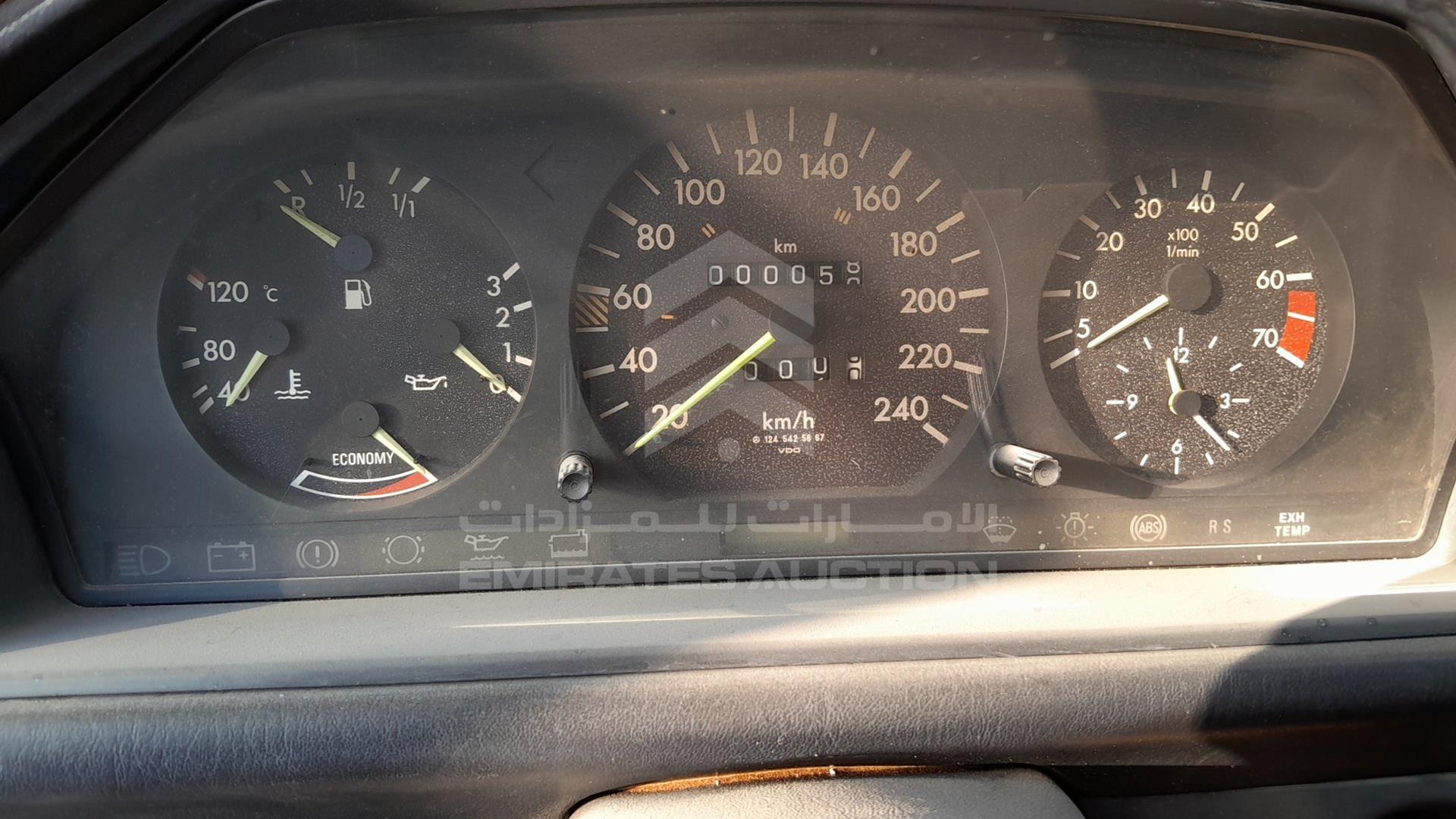 0 MERCEDES E 300 VIN: WDB1240301A473378
