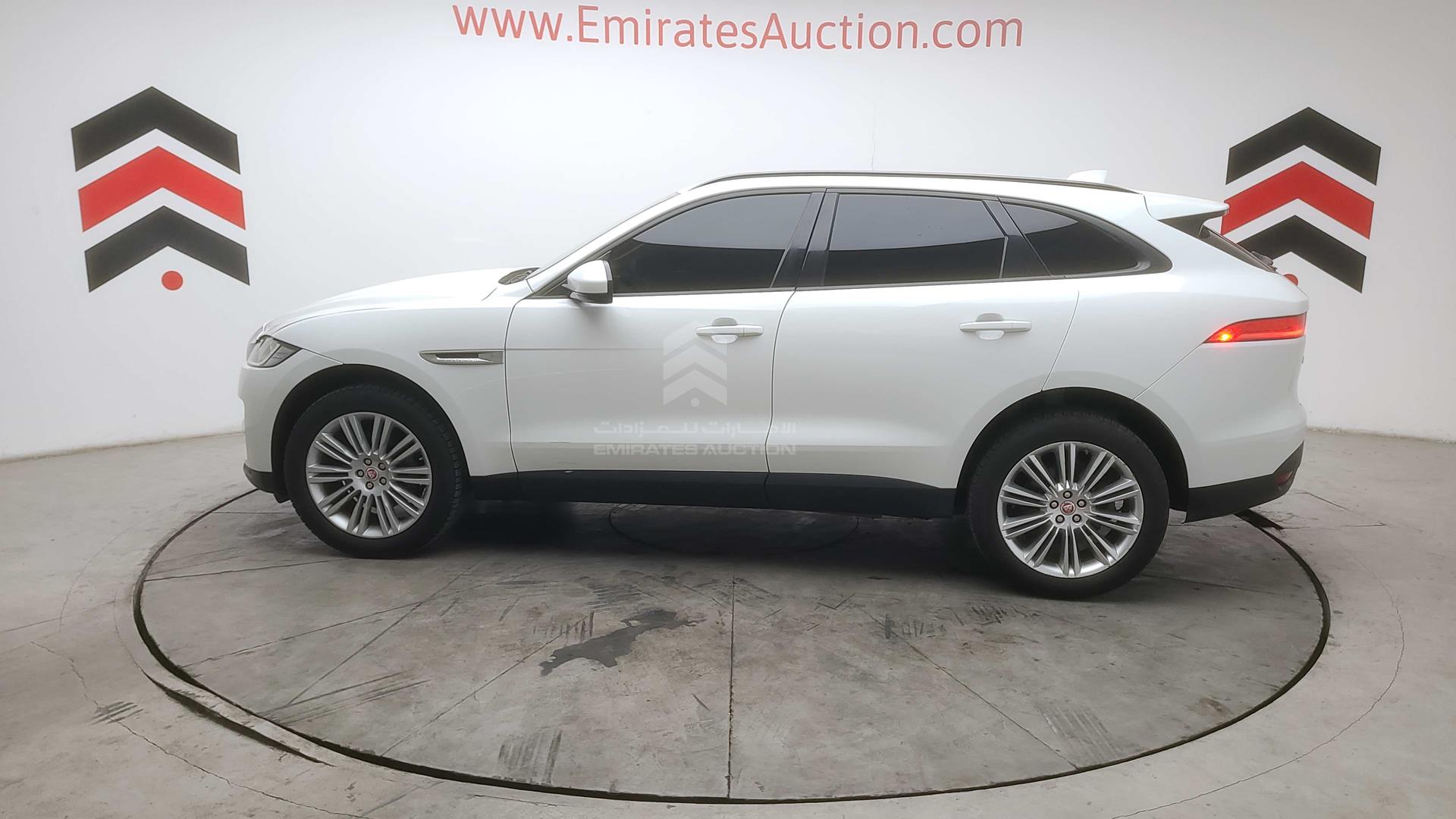 2018 JAGUAR F-PACE VIN: SADCJ2FX3JA280958
