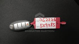 2016 Nissan Altima — Keys — Photo 5 — Thumbnail
