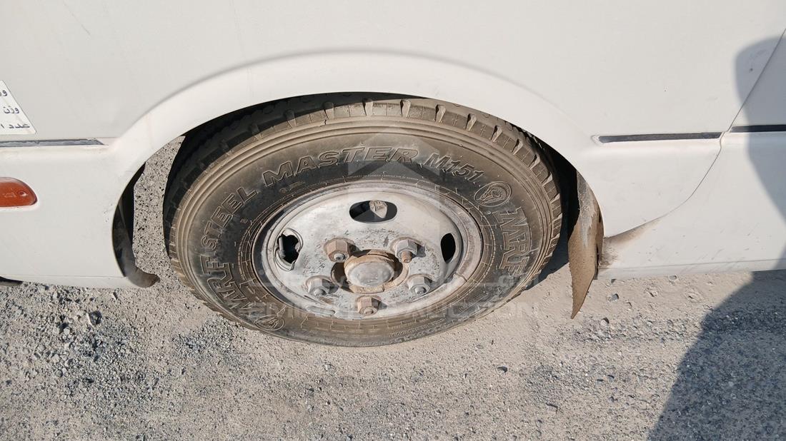 2006 Mitsubishi Rosa — Front Left Tyre — Photo 32