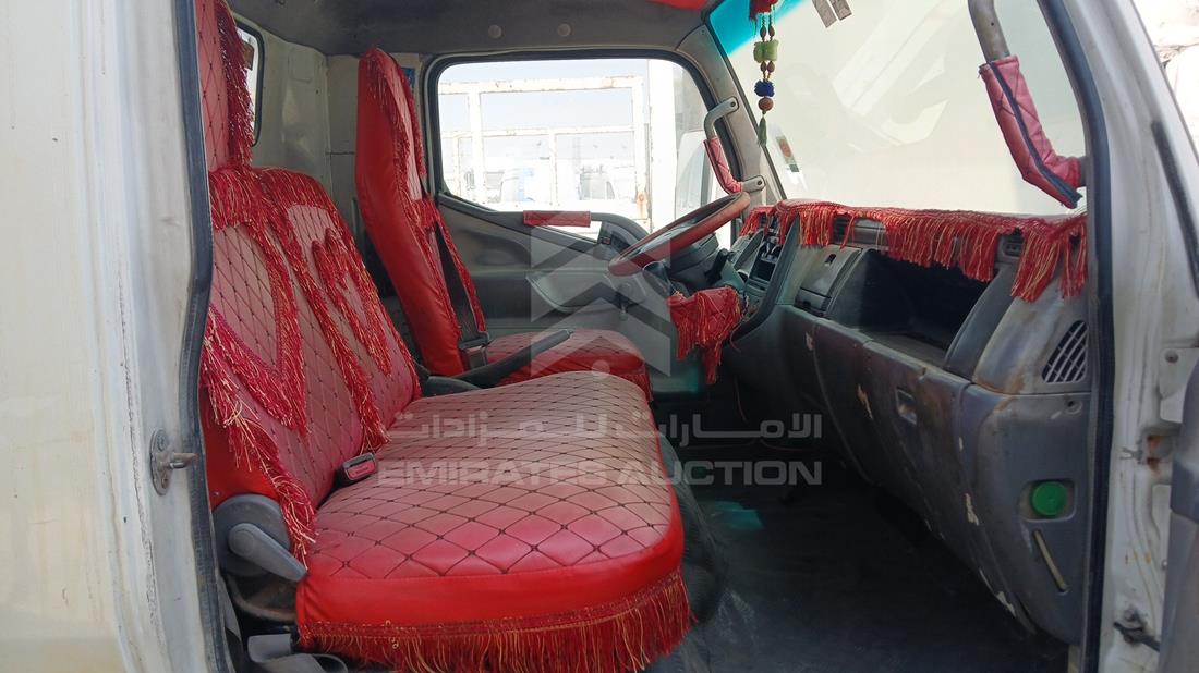 2005 Mitsubishi Canter — Front Right Passenger Seat View — Photo 20