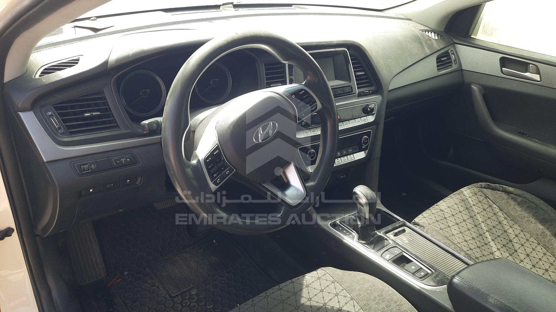 2019 HYUNDAI SONATA VIN: KMHE24136KA093020