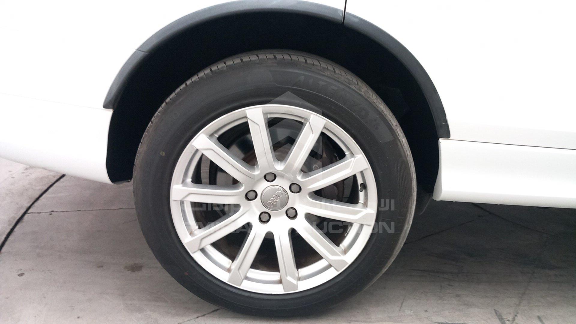 2013 AUDI Q7 VIN: WA1AGDFE2DD004733