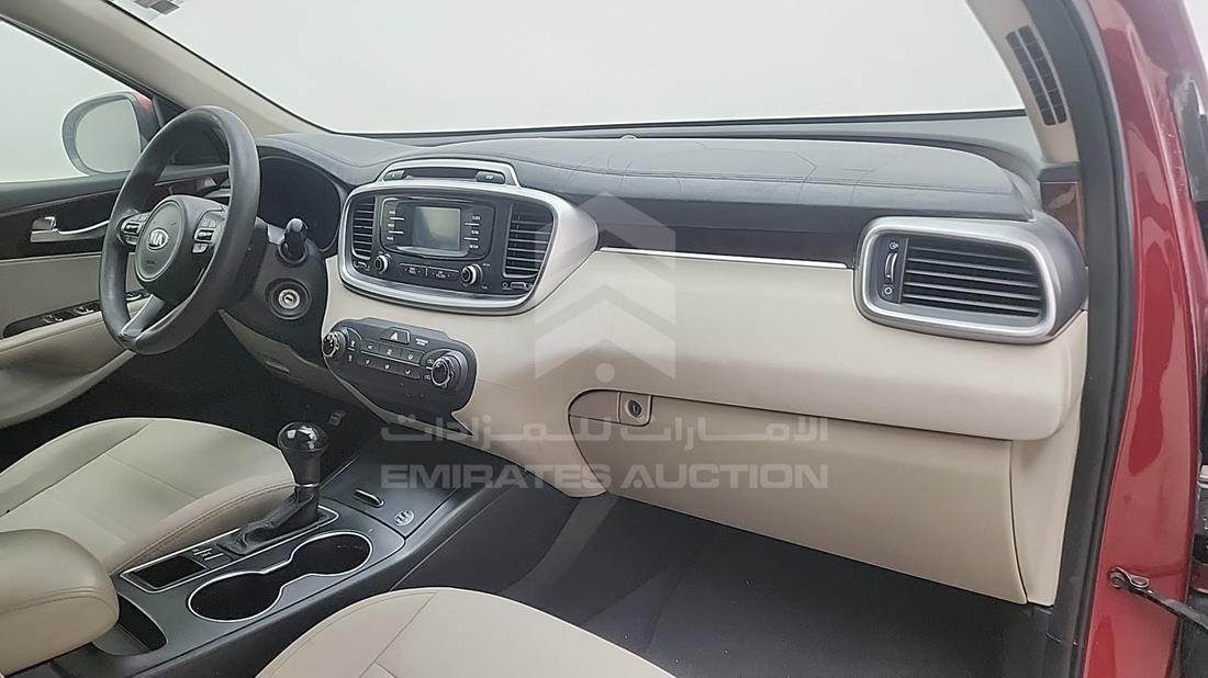 2016 Kia Sorento — Front Right Passenger Dashboard View — Photo 19