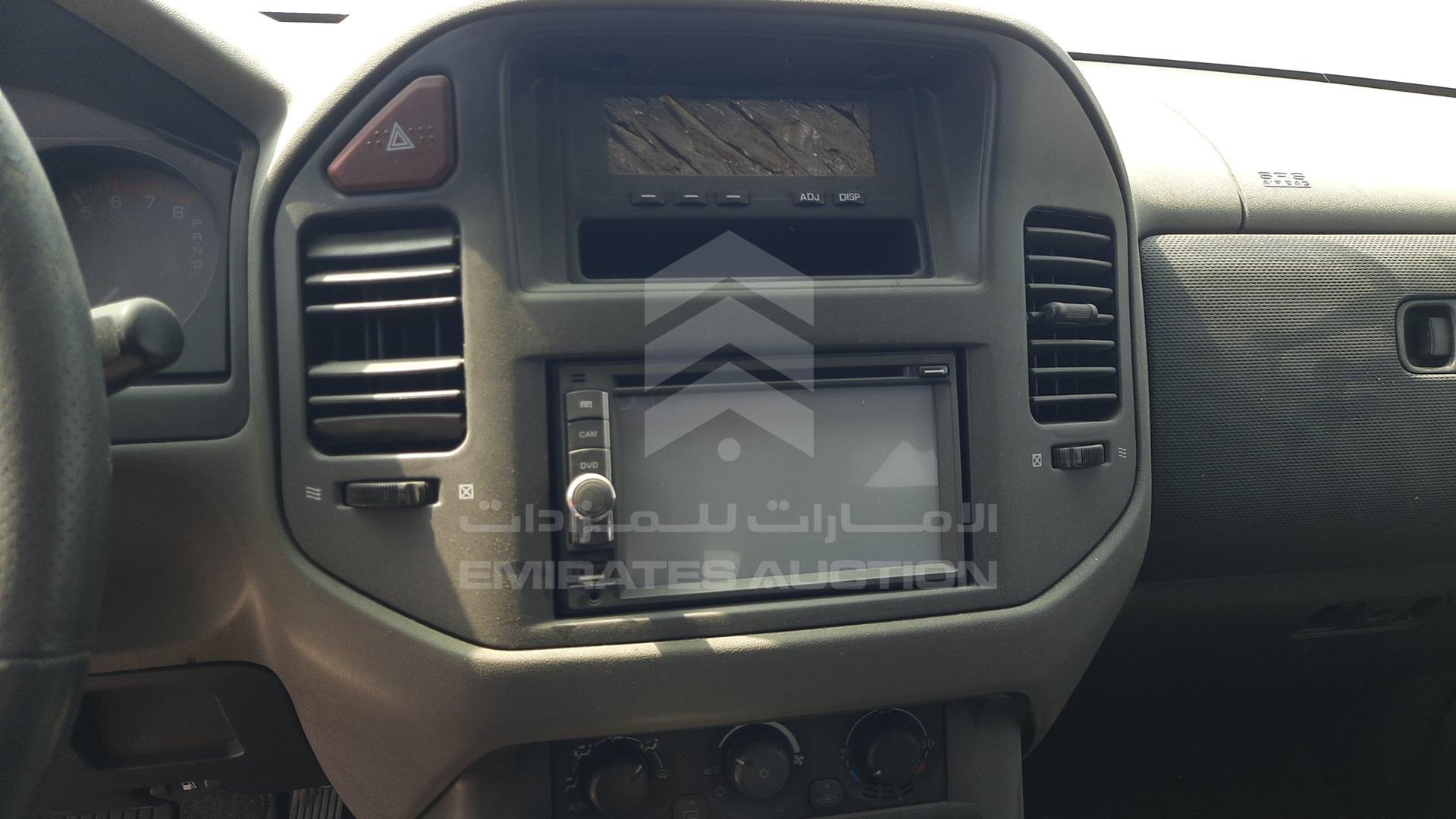 2004 MITSUBISHI PAJERO VIN: JMYMRV63W4J705048