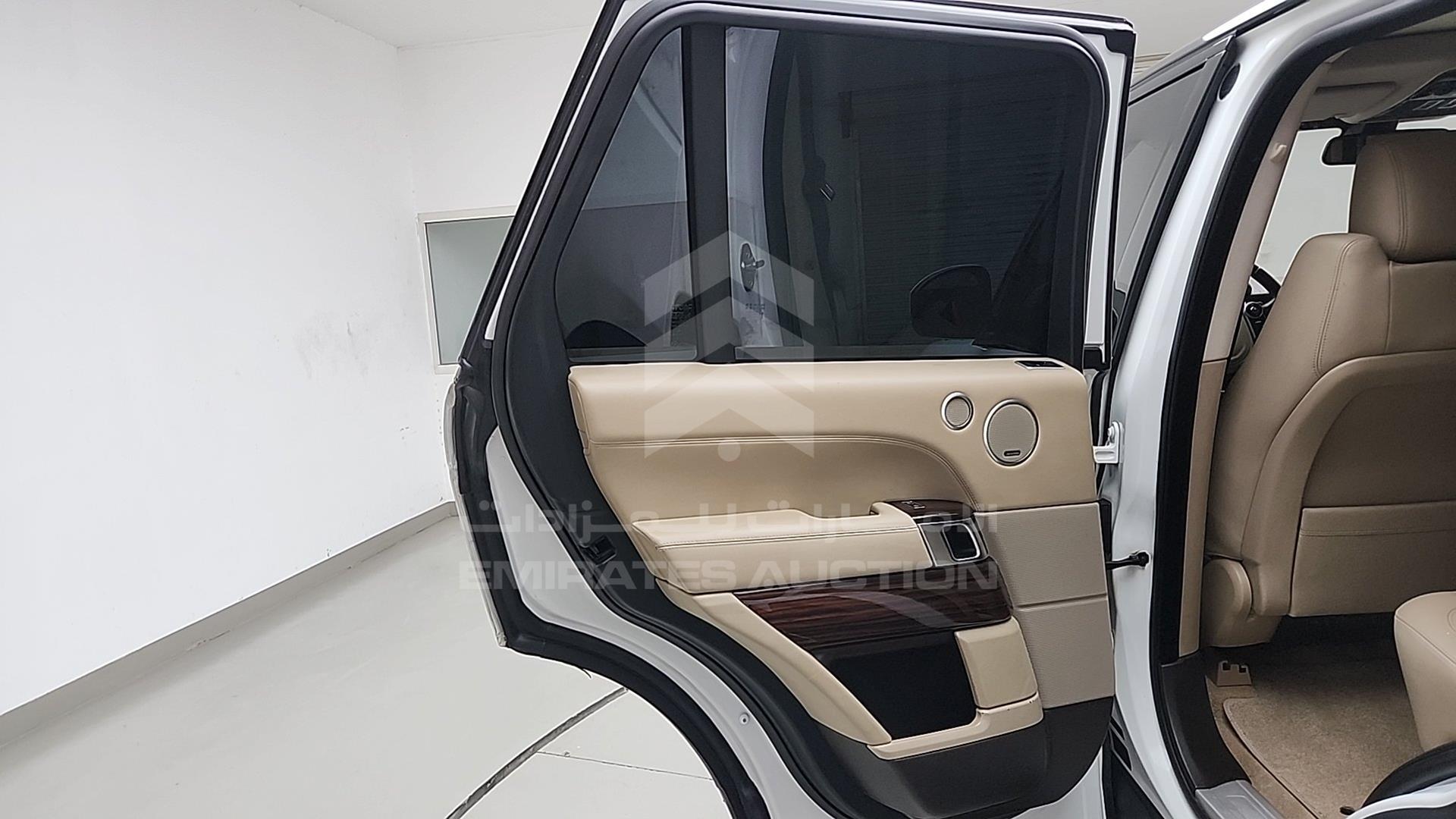 2014 RANGE ROVER VOGUE VIN: SALGA2DF1EA174711