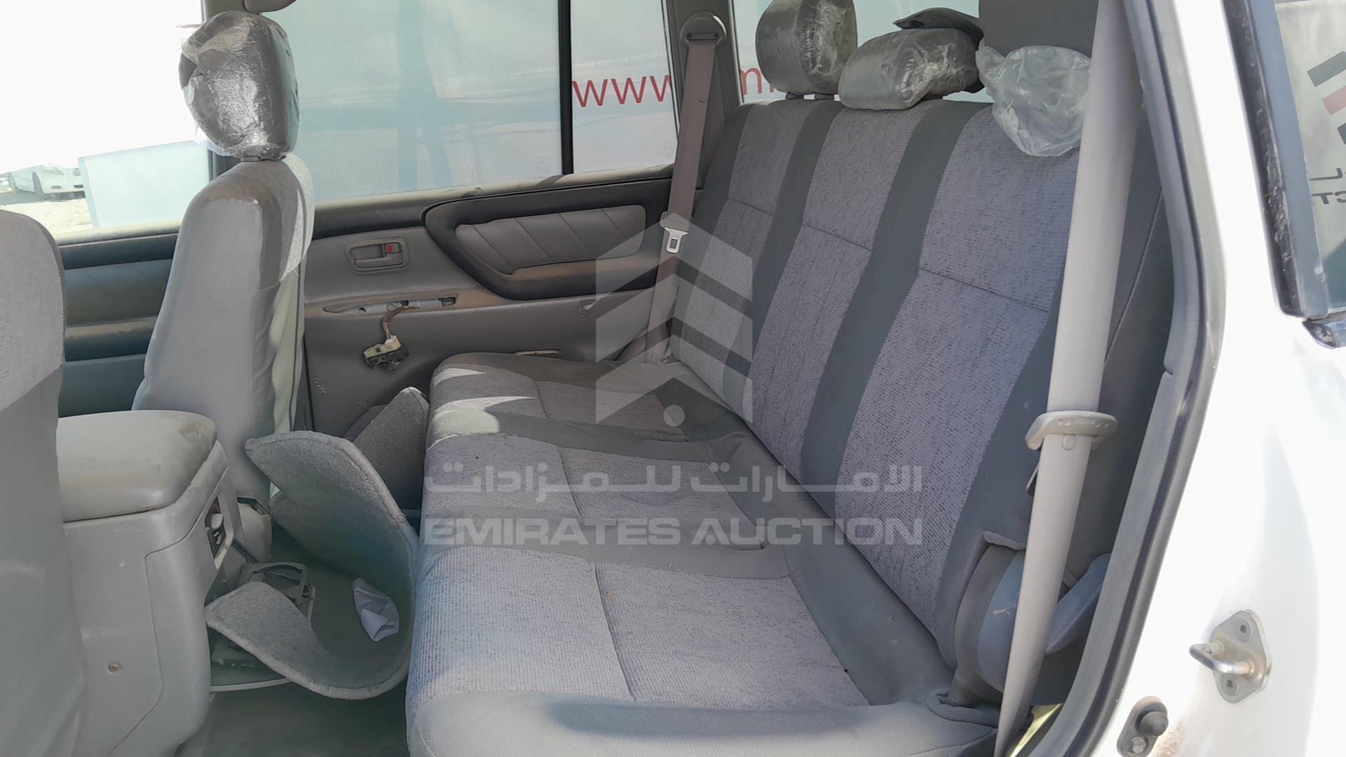 2007 TOYOTA LAND CRUISER VIN: JTGHJ01J273009558