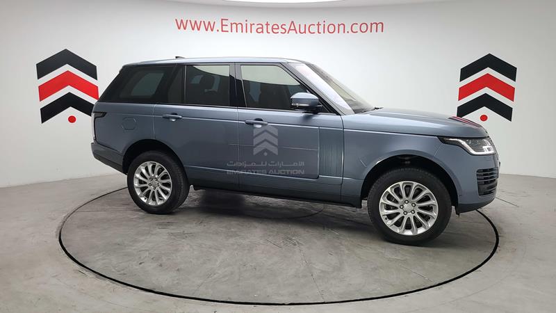 SALGA2BV6JA380966 Auction: EmiratesAuction Lot: 405807 SALGA2BV6JA380966 Range Rover Vogue SE 2018 BLUE Photo 55