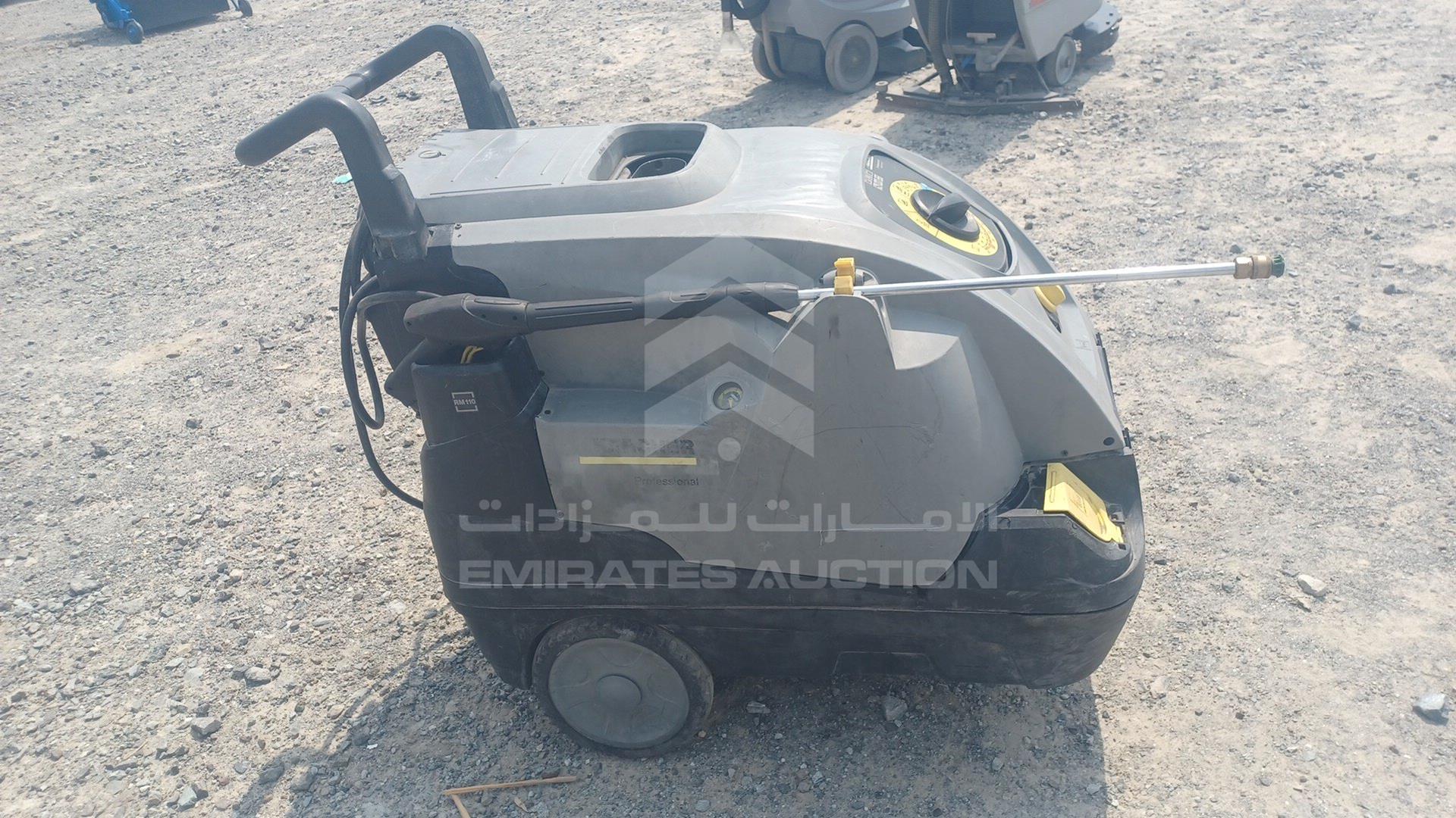 0 UNDEFINED HIGH PRESSURE CAR WASH UNIT VIN: 012144GREY