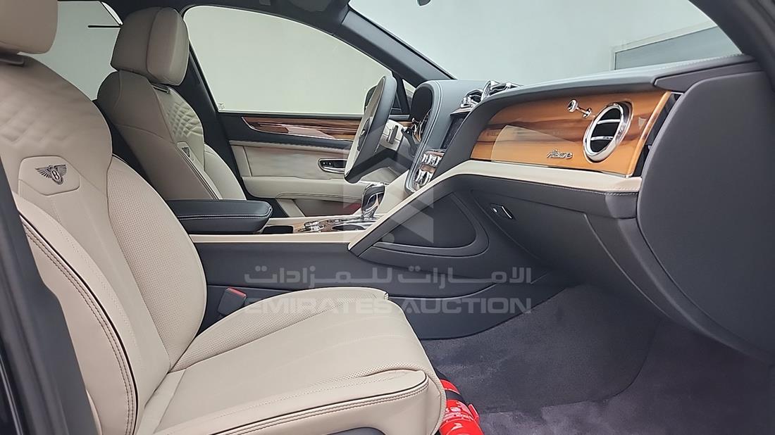 2025 Bentley Bentayga — Front Right Passenger Seat View — Photo 31