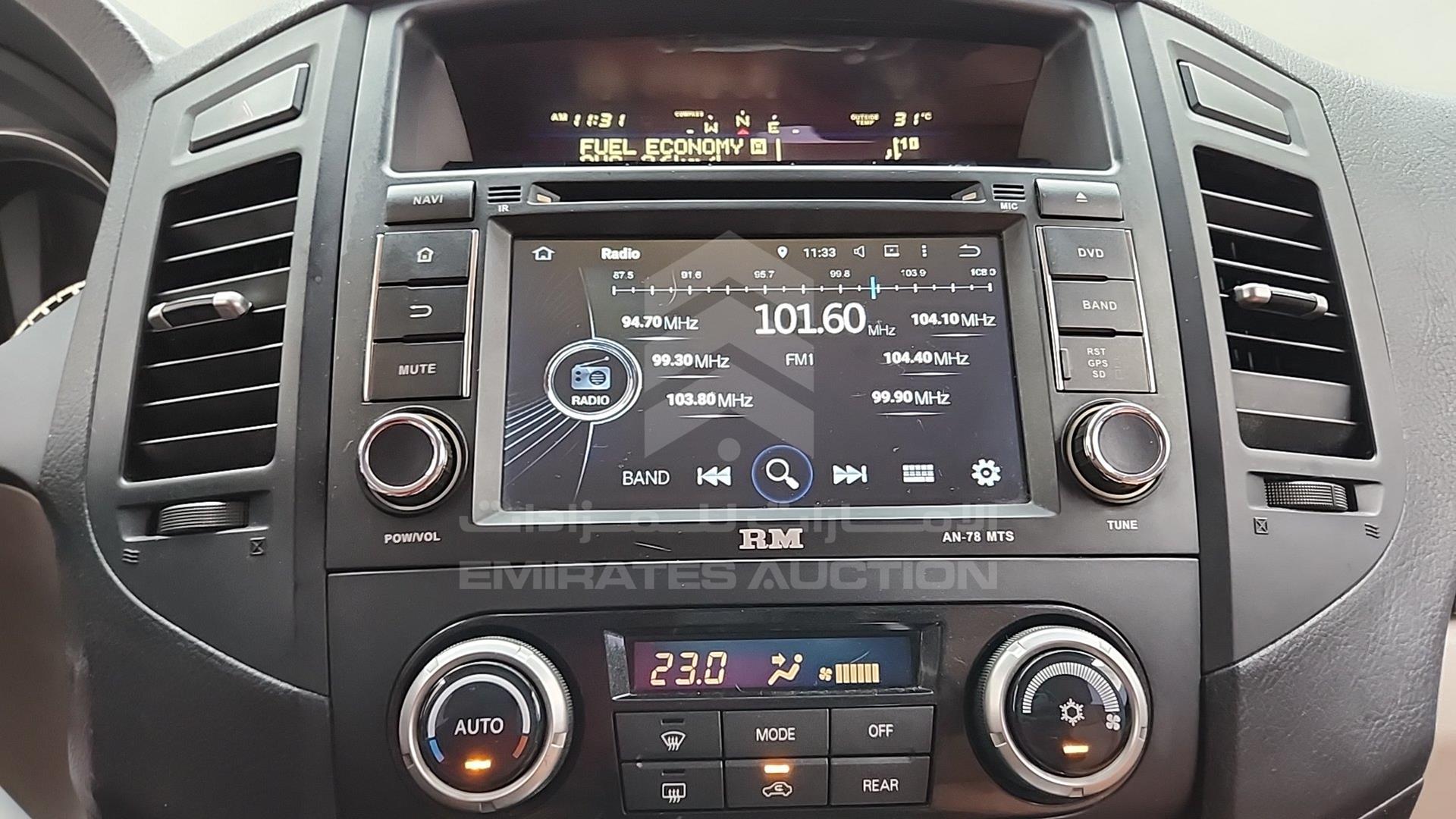 2011 MITSUBISHI PAJERO VIN: JMYLRV95WBJ705799