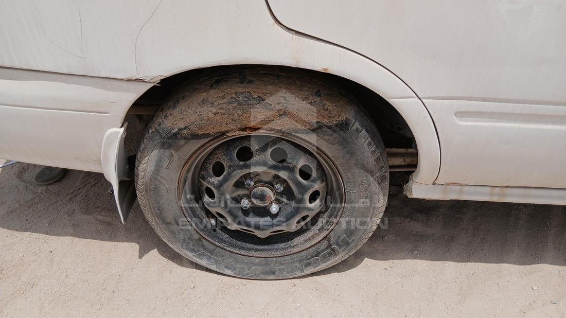 2000 Nissan Sunny — Rear Right Tyre — Photo 28