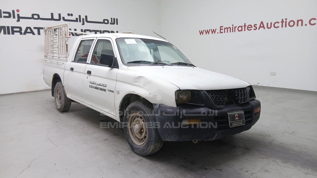 2003 Mitsubishi L 200 — Front Right Angle — Photo 10