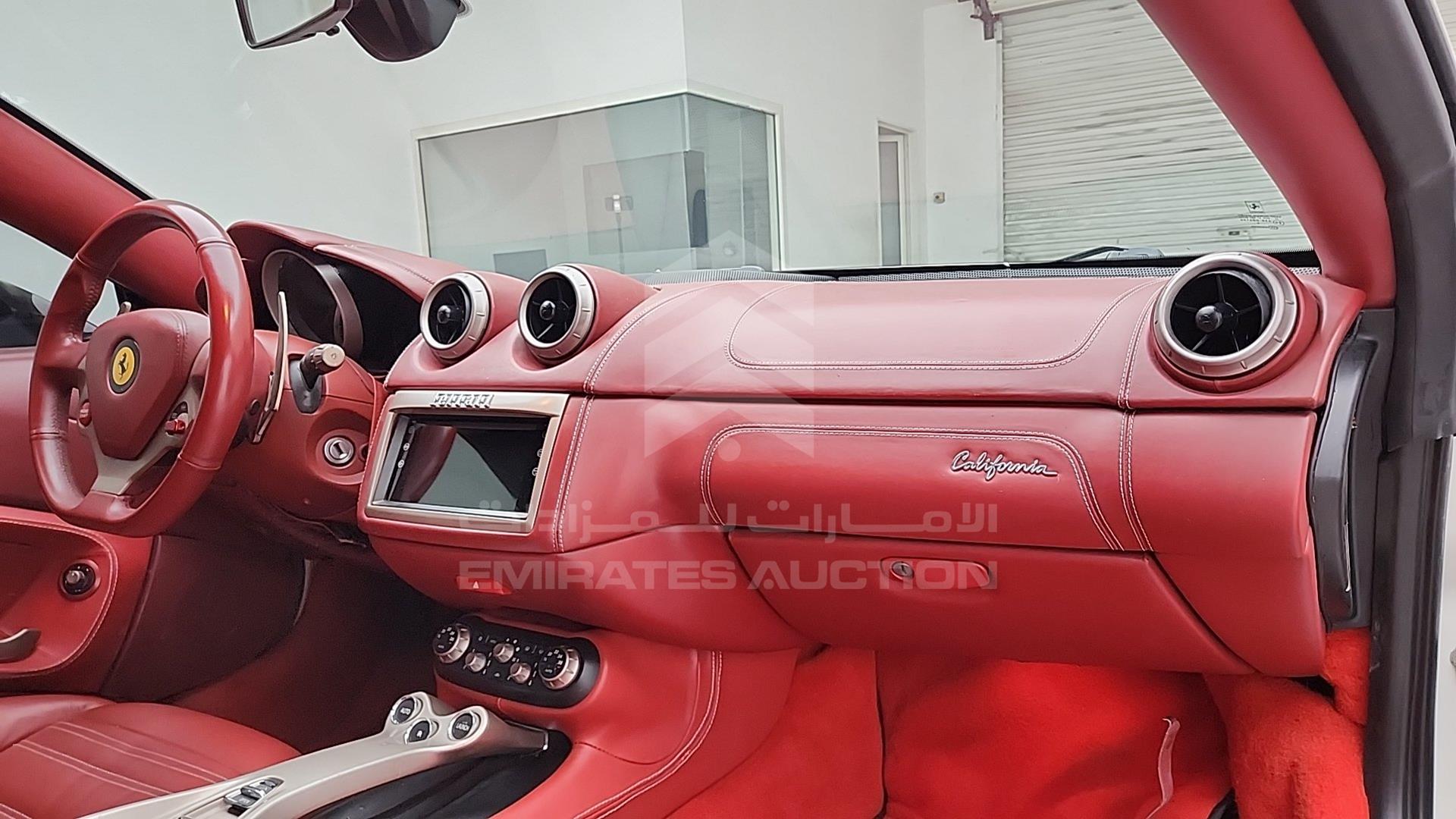 2014 FERRARI CALIFORNIA VIN: ZFFTJ65T1E0198371