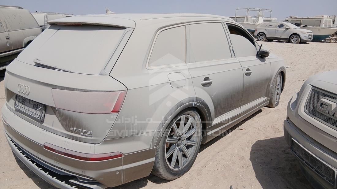 2016 Audi Q7 — Rear Right Angle — Photo 8