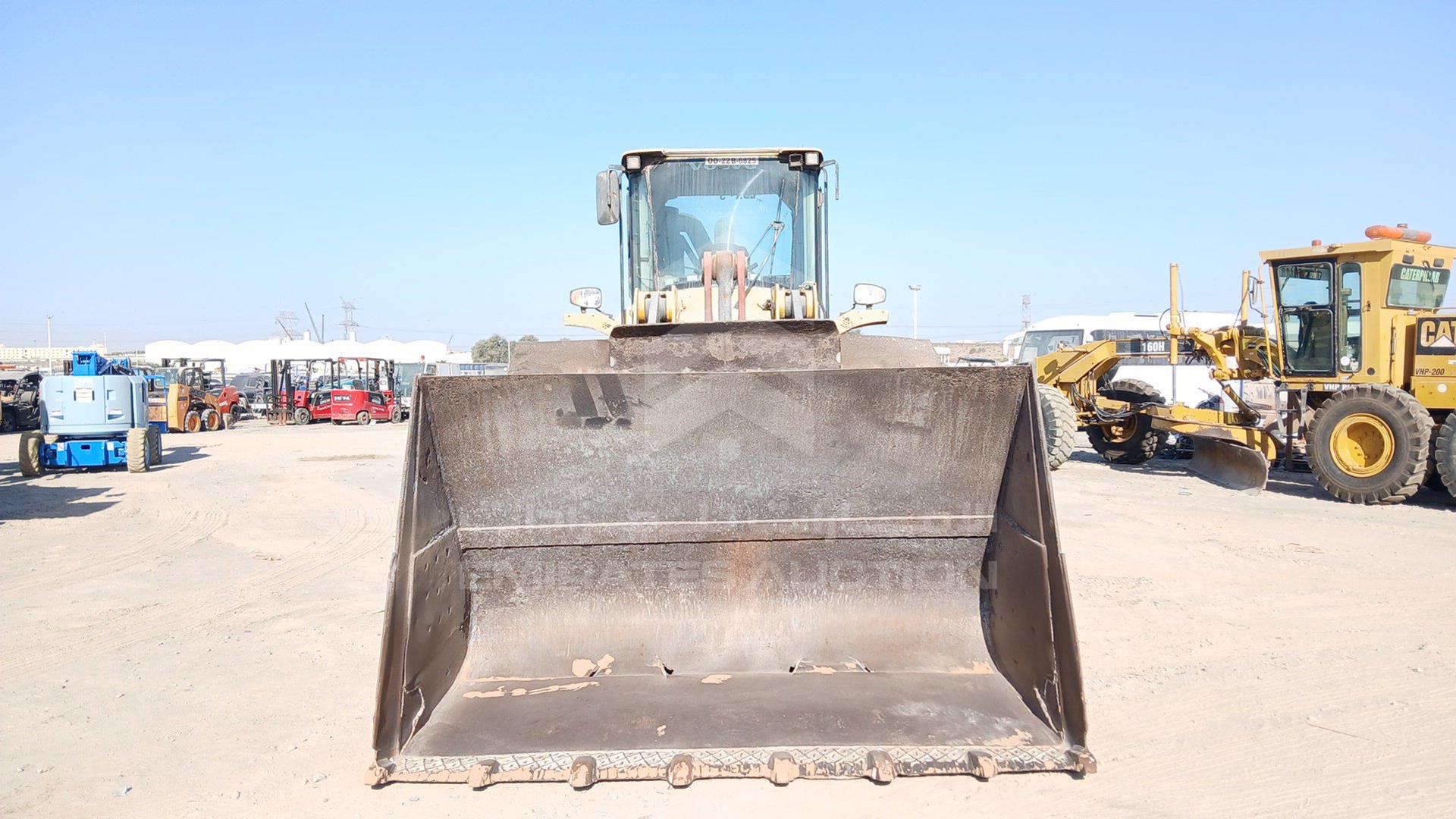 2011 VOLVO L120F VIN: VCEL120FC00026895