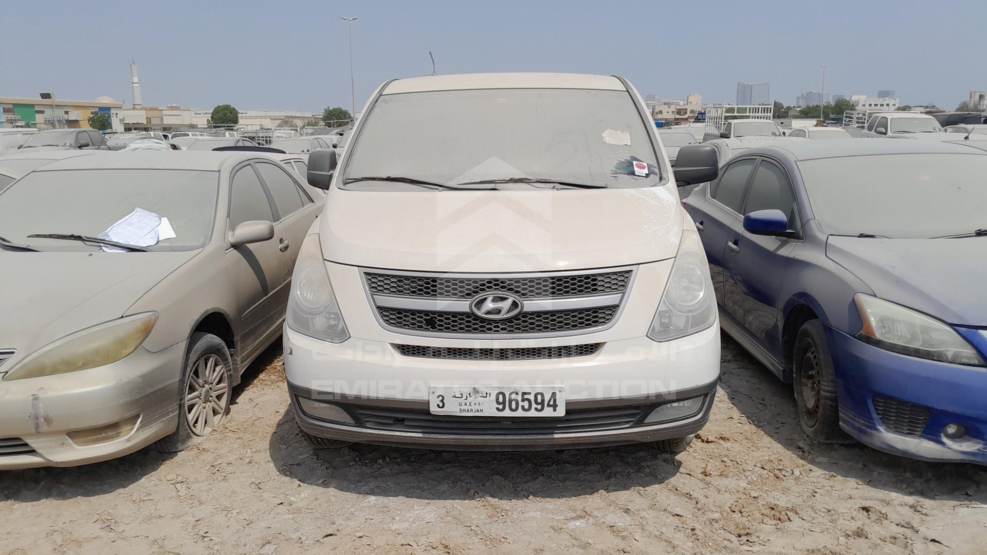 2016 HYUNDAI H1 VIN: KMJWA37R8GU767380