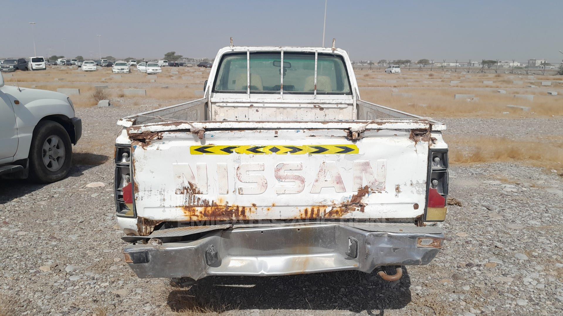 2001 NISSAN 2400 VIN: JN6DD22Y51X000201