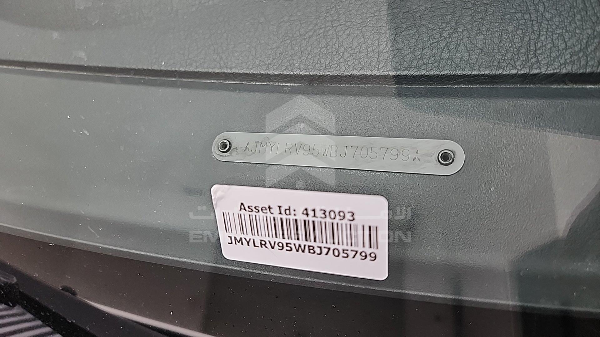 2011 MITSUBISHI PAJERO VIN: JMYLRV95WBJ705799