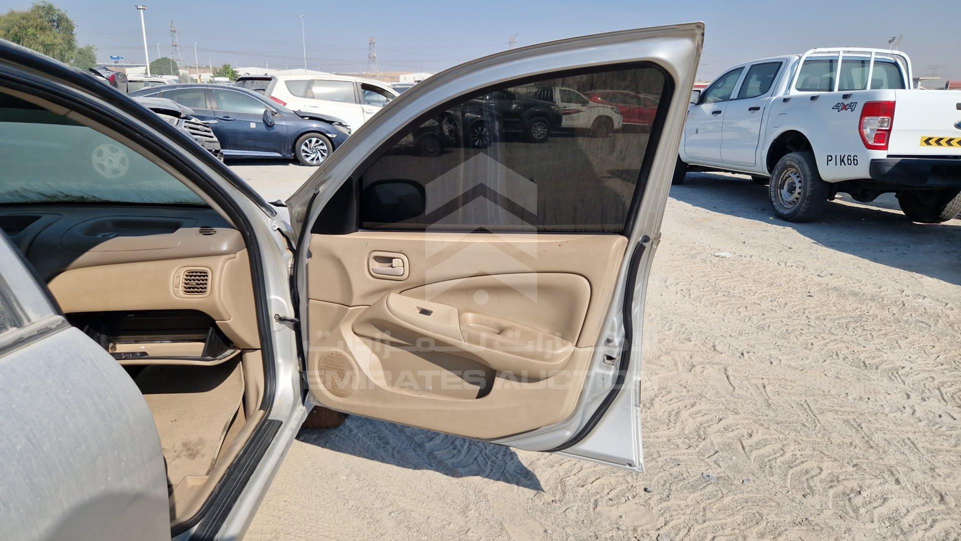 2011 NISSAN SUNNY VIN: JN1FN61C3BW209081