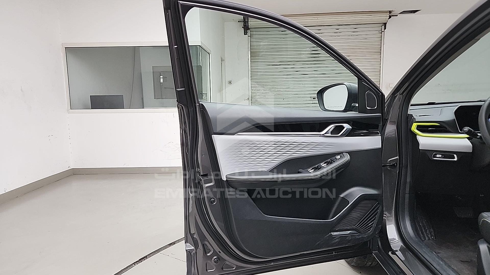 2024 GEELY COOLRAY VIN: LB3762KZXRX506532