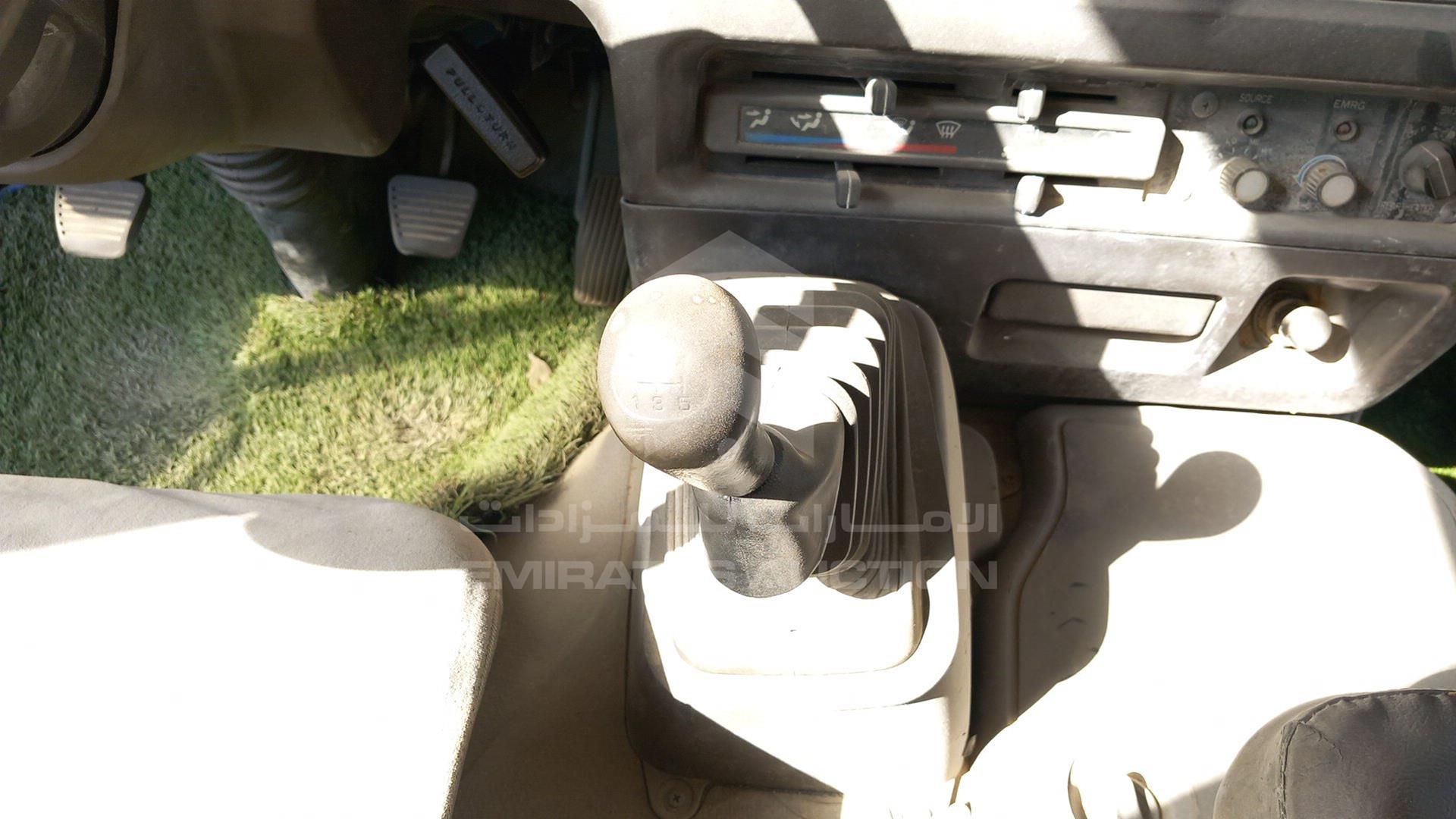 2005 MITSUBISHI ROSA VIN: JL5B3J6P05PD01701