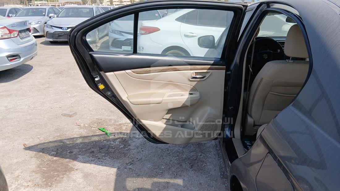 سوزوكي سياز 2023 — الباب الخلفي الأيسر — صورة 20