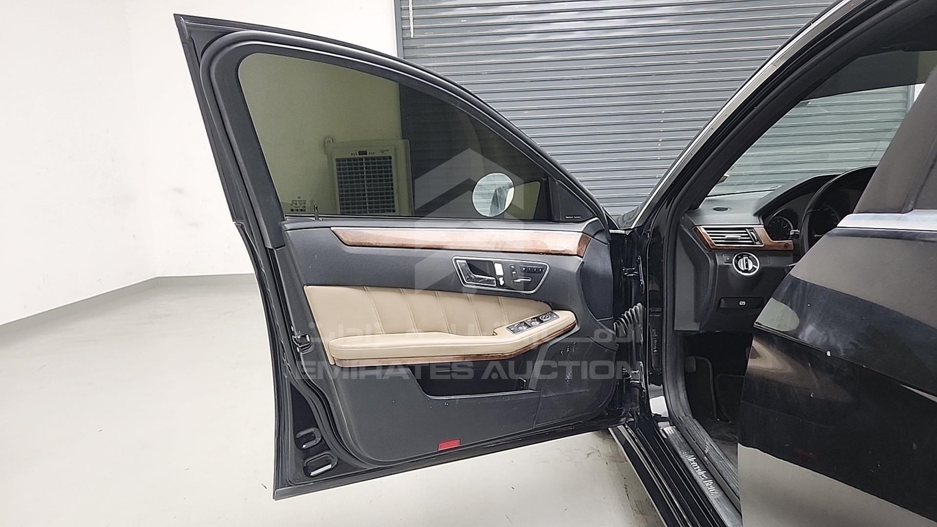 2012 MERCEDES E350 VIN: WDDHF5KB1CA554231