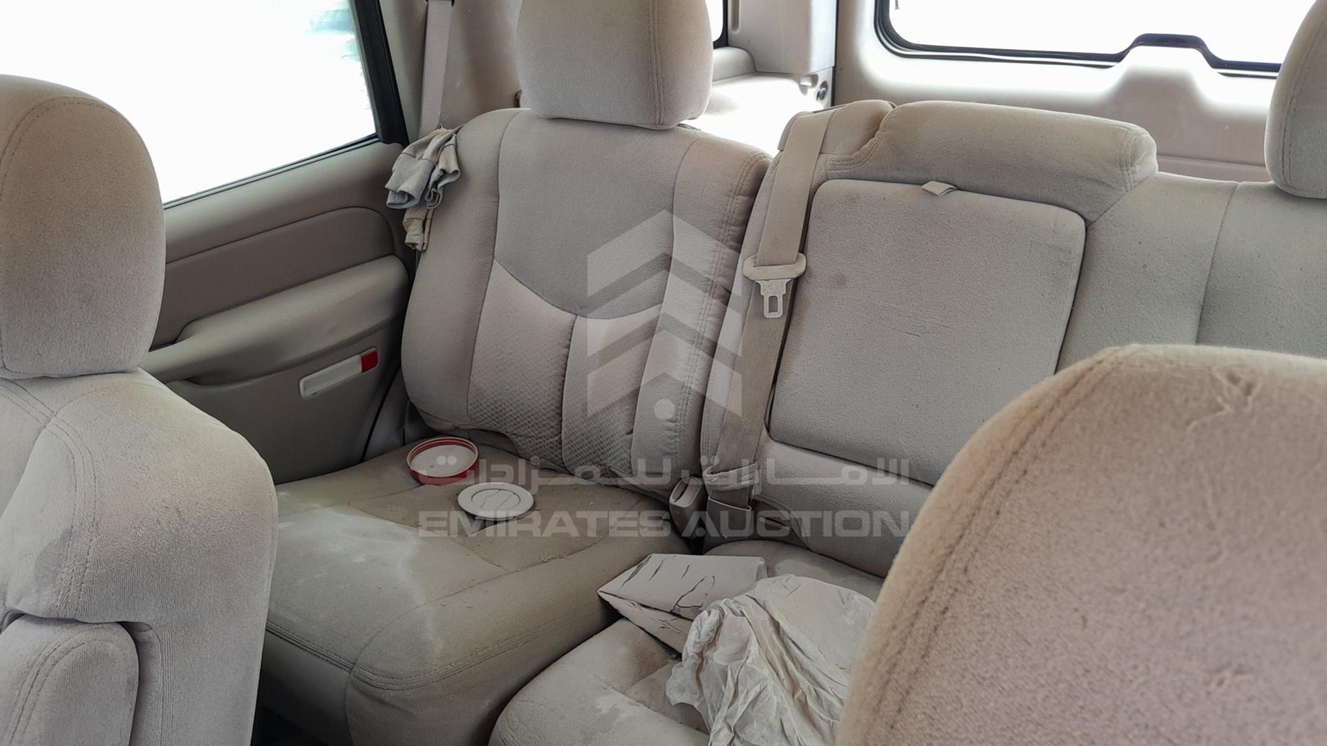 2004 CHEVROLET TAHOE VIN: 1GNEK13T44J123142