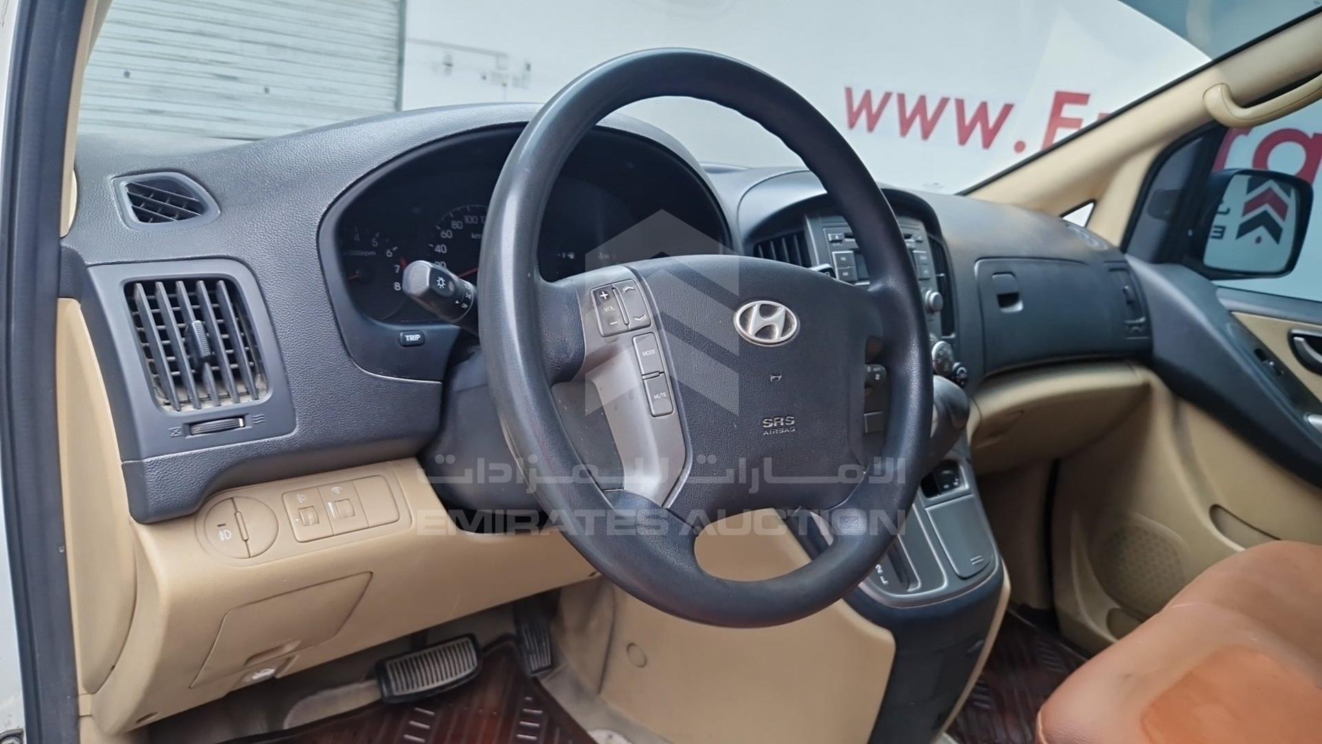 2012 HYUNDAI H1 VIN: KMHWH81R6CU371221