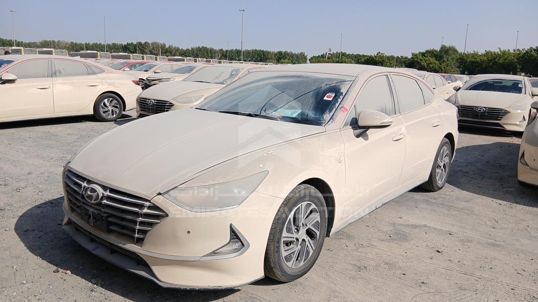 2021 Hyundai Sonata Hybrid — Front Left Angle — Photo 6
