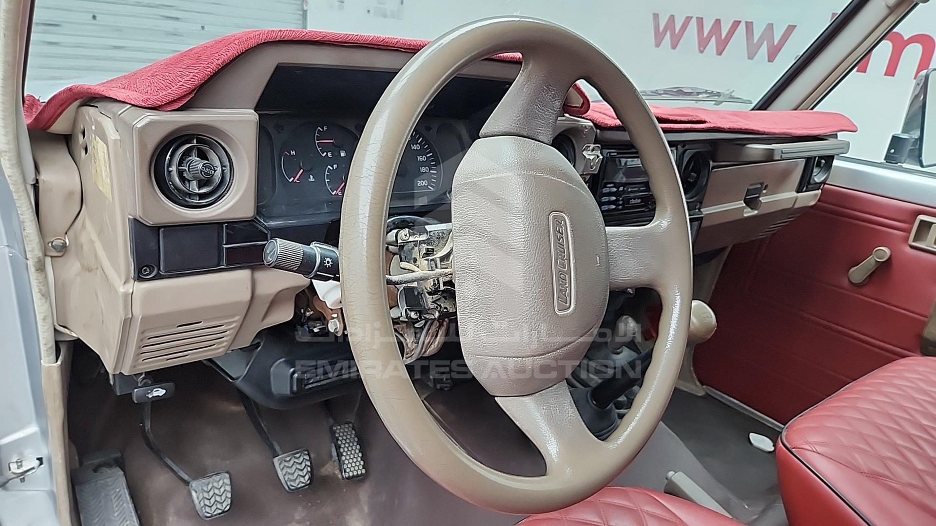 2009 TOYOTA LAND CRUISER VIN: JTFLJ71J198018409