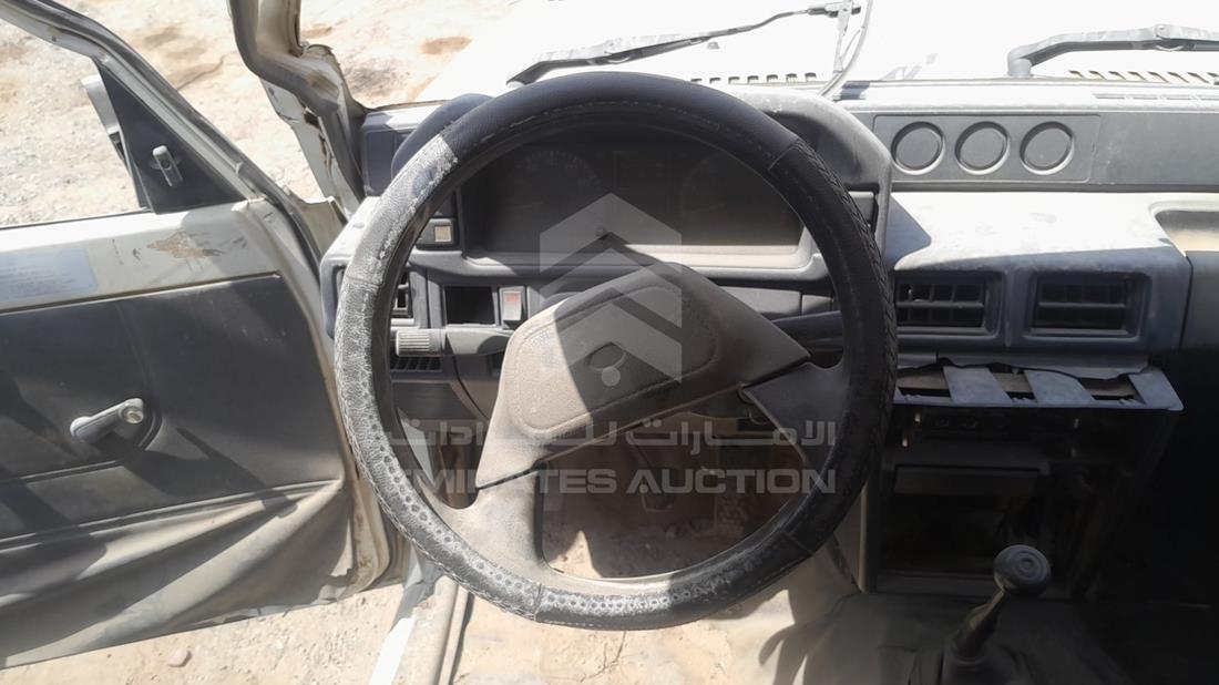2001 Daihatsu Rocky — Steering & Mounted Controls — Photo 13
