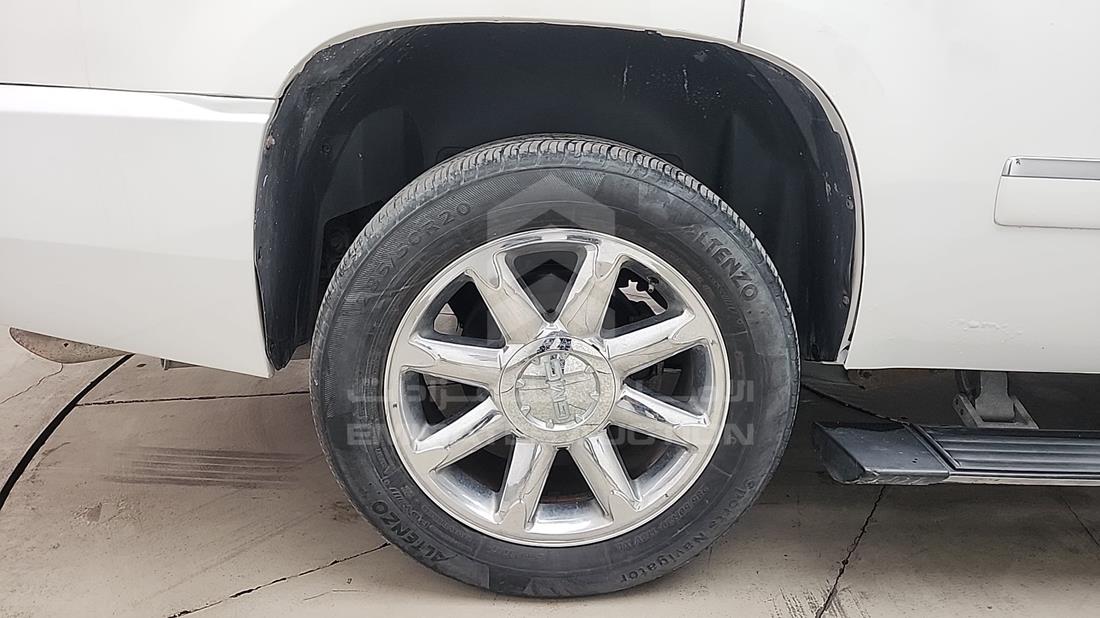 2009 GMC Yukon — Rear Right Tyre — Photo 35