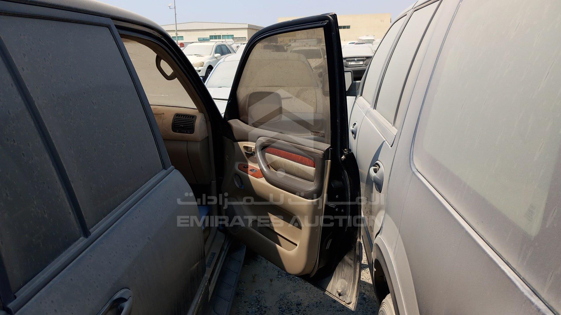 2003 LEXUS LX 470 VIN: JTJHT00W833532353