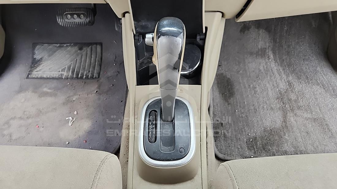 2008 Nissan Tiida — Gear View — Photo 14