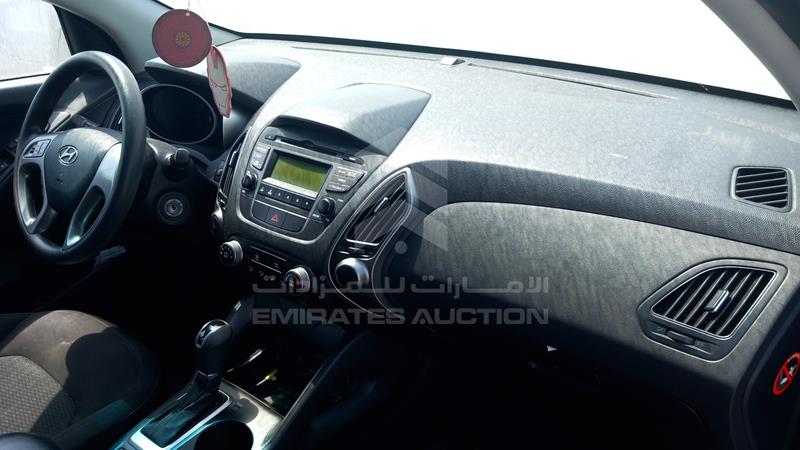 KMHJT81C4EU851006 Auction: EmiratesAuction Lot: 408515 KMHJT81C4EU851006 Hyundai Tucson 2014 BLUE Photo 25