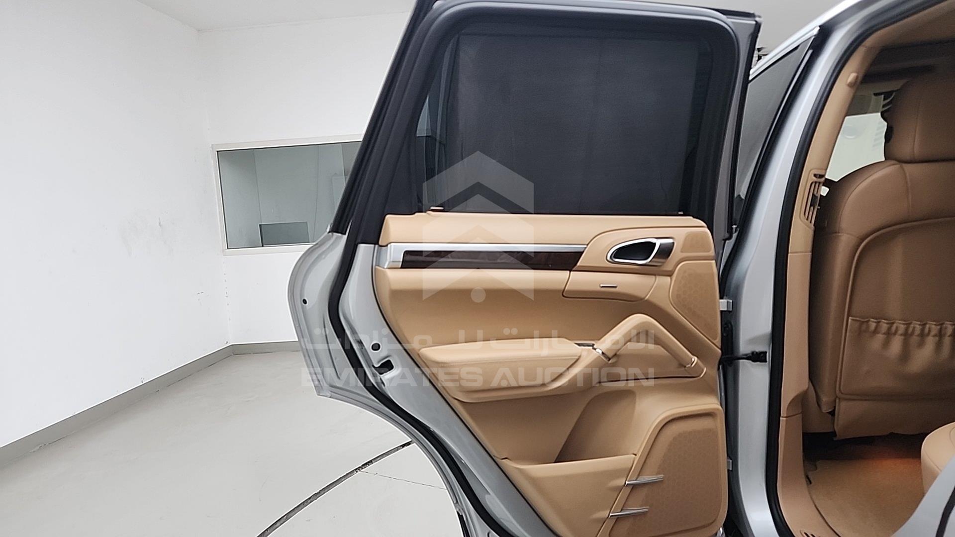 2013 PORSCHE CAYENNE VIN: WP1ZZZ92ZDLA01710