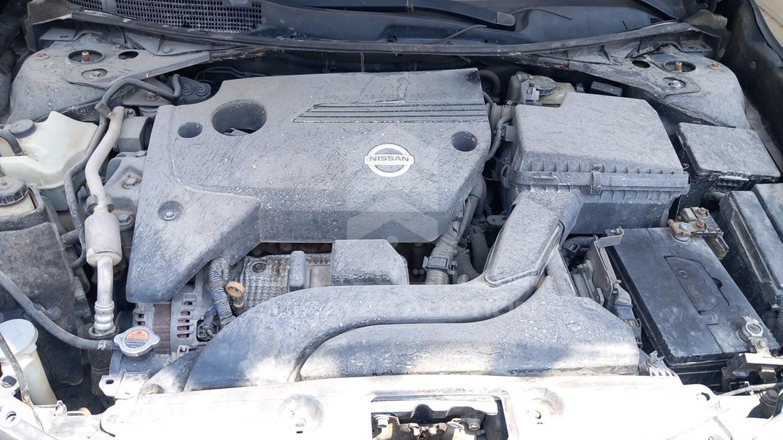 2015 Nissan Altima — Engine Bay — Photo 28