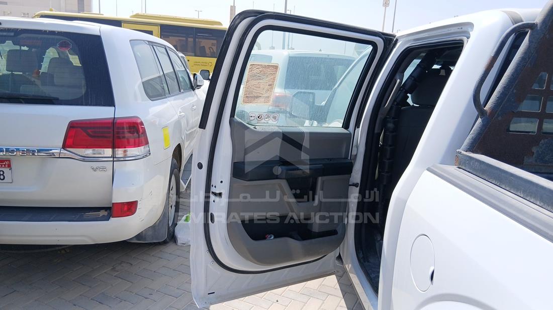 فورد اف 150 2019 — الباب الخلفي الأيسر — صورة 19