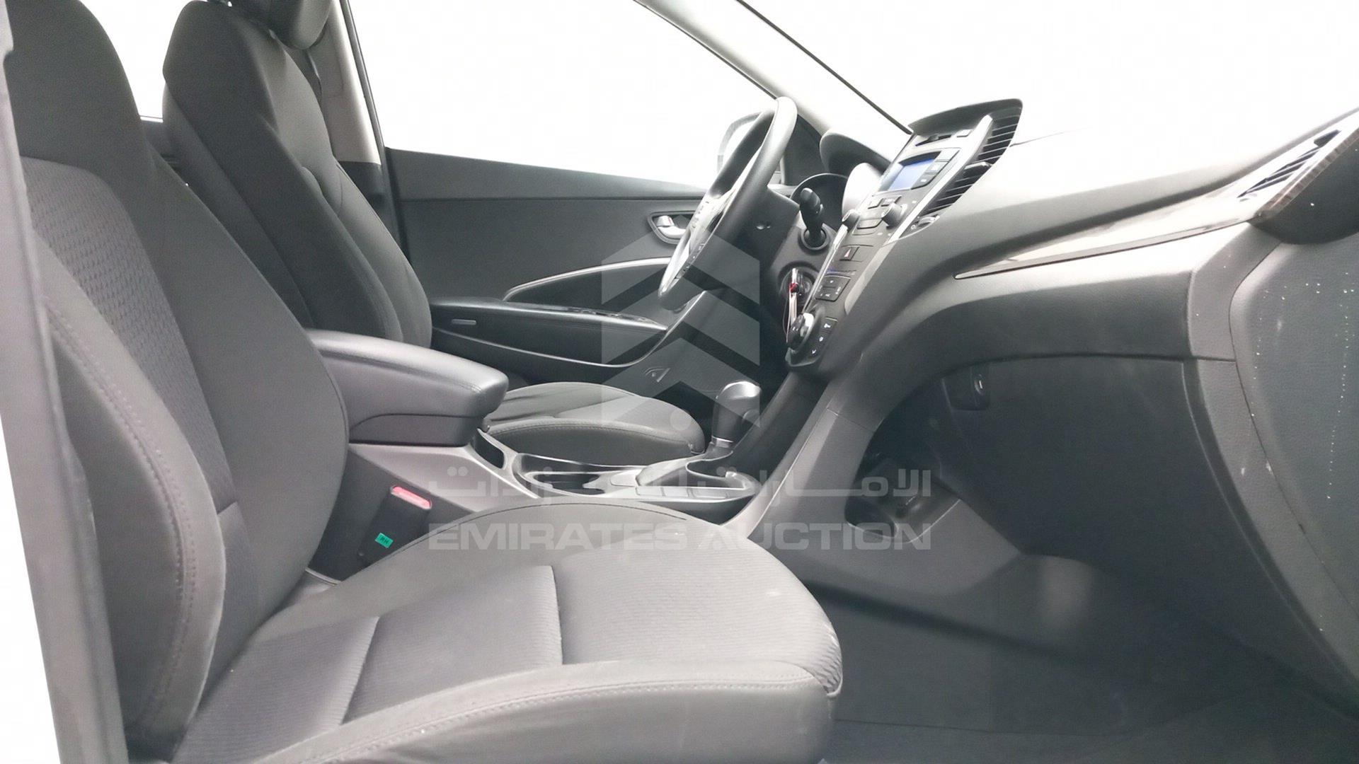 2014 HYUNDAI SANTA FE VIN: KMHSM81E6EU050192