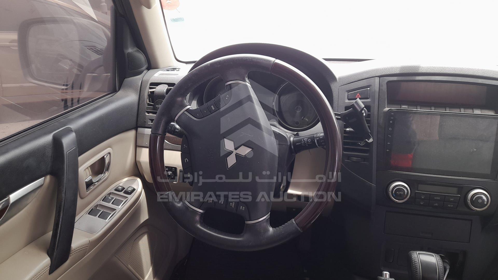 2010 MITSUBISHI PAJERO VIN: JMYLRV95WAJ711426