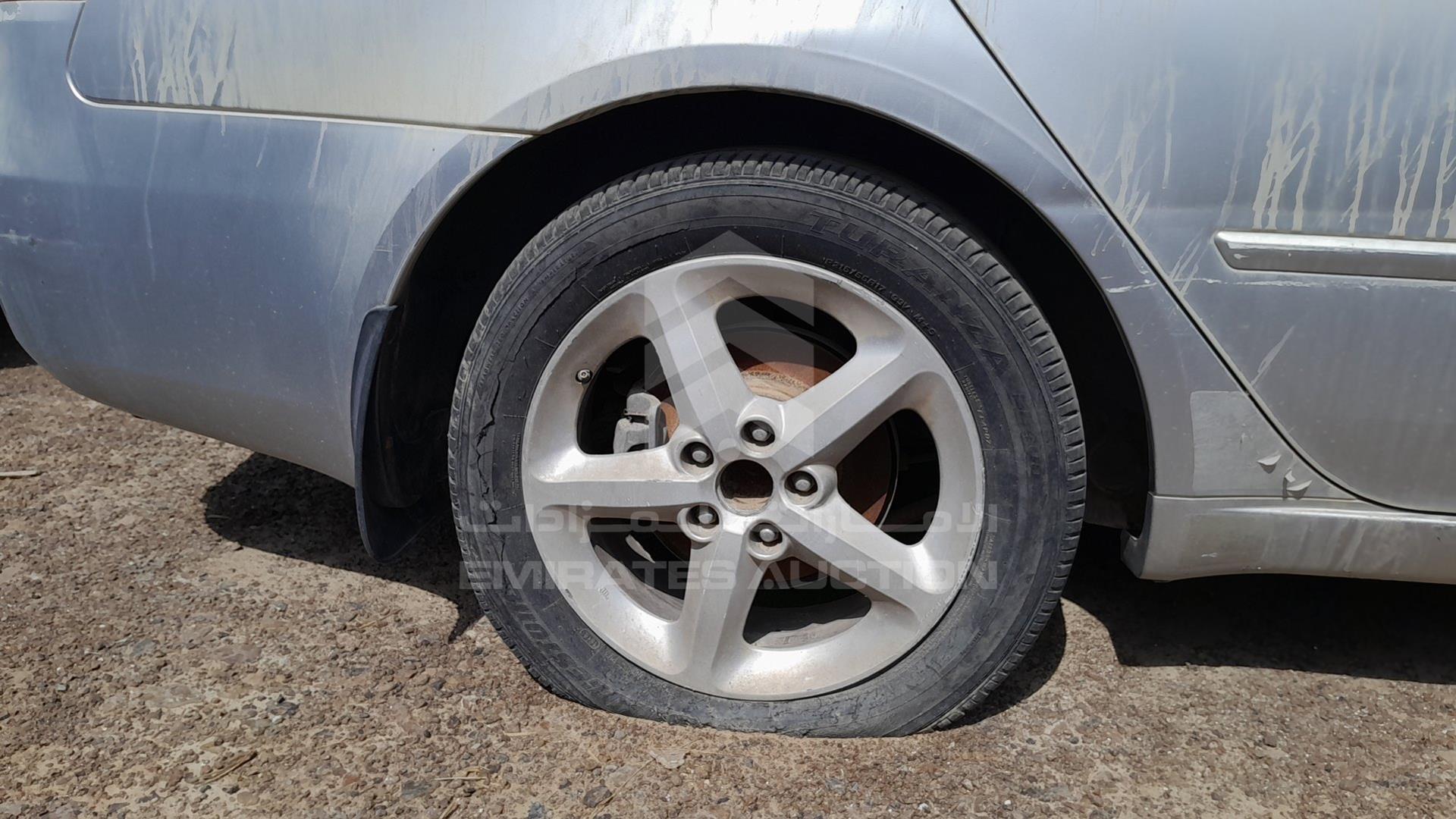 2007 HYUNDAI SONATA VIN: KMHEU41F87A327623