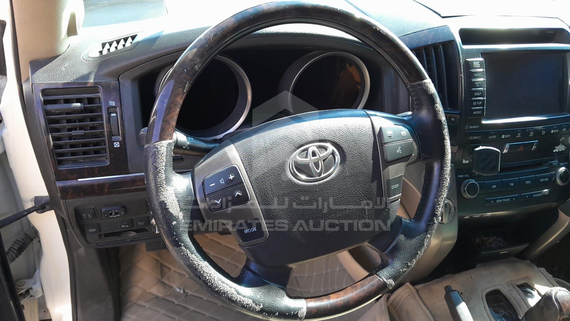 2011 TOYOTA LAND CRUISER VIN: JTMHT05J7B4041507