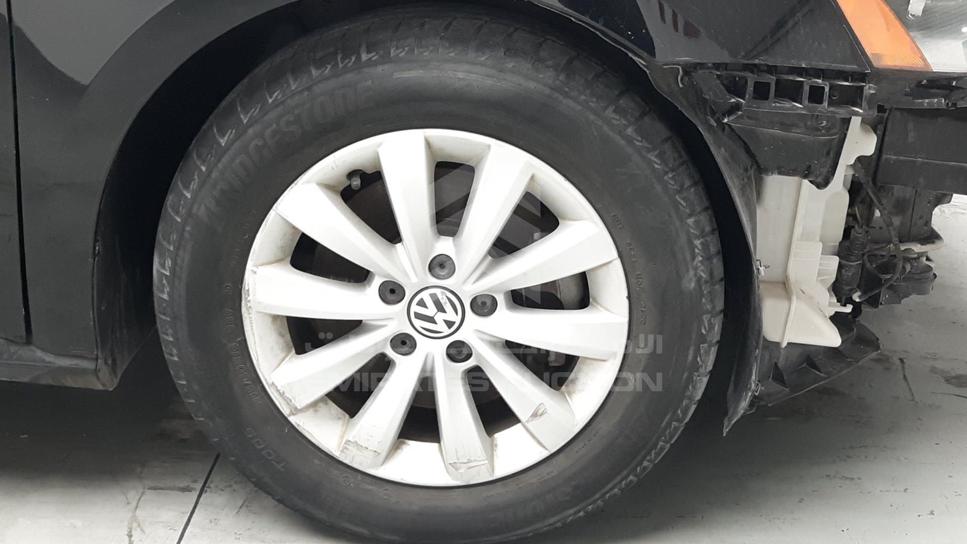 2014 VOLKSWAGEN PASSAT VIN: WVWBR7A33EC028431