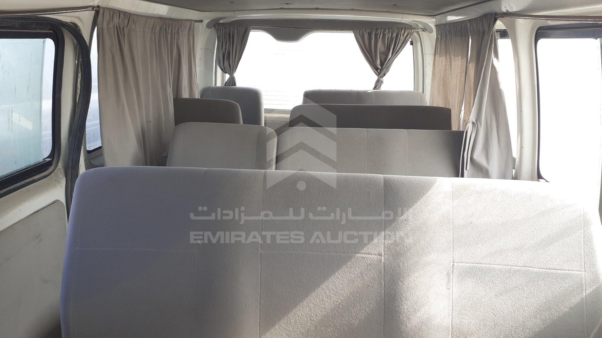 2005 TOYOTA HIACE VIN: JTGJX02P750002445