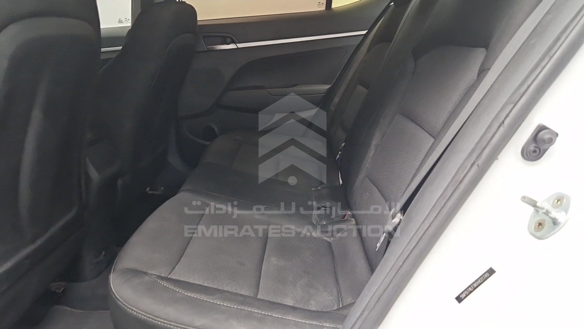 2019 HYUNDAI ELANTRA VIN: 5NPD74LFXKH421749