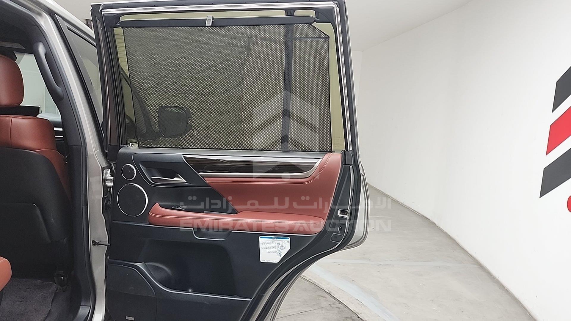 2017 LEXUS LX 570 VIN: JTJHY00W7H4233309